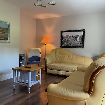 Laneside Haven, Castleblayney - Accessible Gated With Garden & Recreation Room! Monaghan